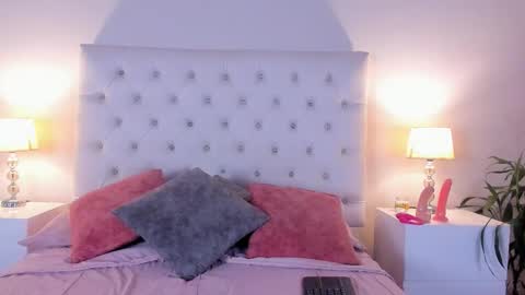 PERLA online show from September 25, 12:34 pm