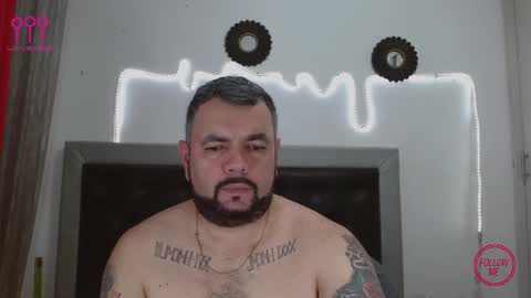 Snapshot of perverseveteranmanxxx chatting on September 15, 7:04 pm Carlos online show from September 15, 7:04 pm