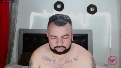 Snapshot of perverseveteranmanxxx chatting on November 2, 2:55 am Carlos online show from November 2, 2:55 am