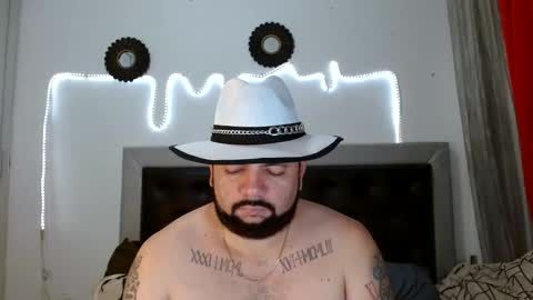 Snapshot of perverseveteranmanxxx chatting on September 30, 3:39 am Carlos online show from September 30, 3:39 am