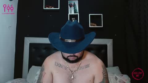 Snapshot of perverseveteranmanxxx chatting on March 4, 12:44 pm Carlos online show from March 4, 12:44 pm