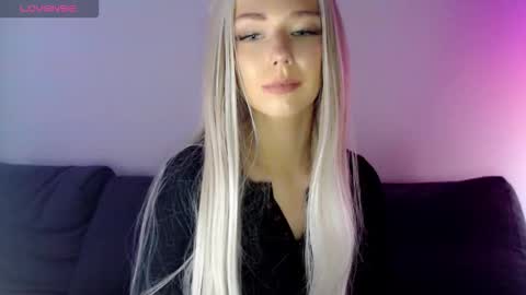 Isabella online show from December 5, 12:03 pm