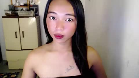 petite_mary69 online show from June 1, 9:10 am