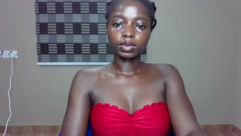 petitexxebony online show from June 28, 8:05 pm
