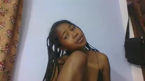 phania185885 online show from April 9, 6:19 am