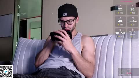 phantom_bigger1 online show from March 22, 5:50 pm