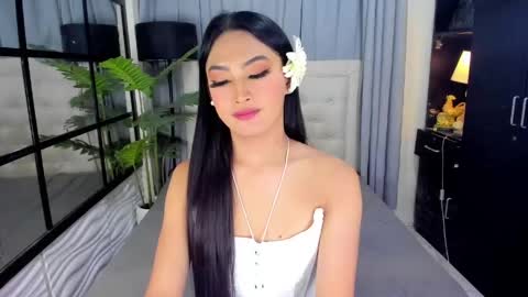 phenomenal_ivy online show from May 31, 3:44 pm