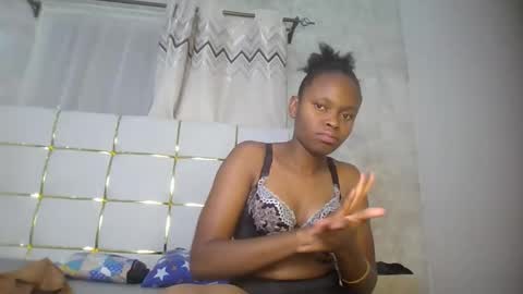 phoebe online show from February 22, 7:05 pm