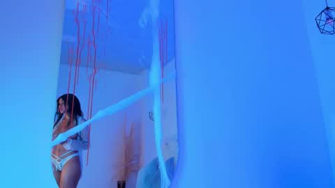 phoenix_lane online show from October 29, 12:18 pm