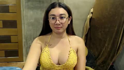 Pia online show from November 4, 2:18 pm