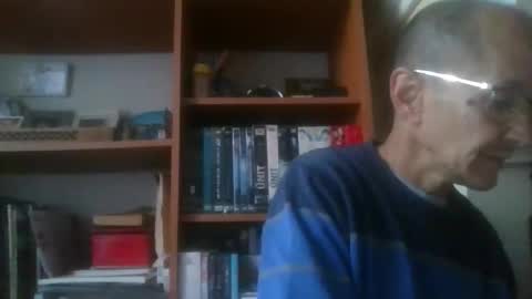 Snapshot of pichoun71 chatting on October 24, 7:20 am pichoun71 online show from October 24, 7:20 am