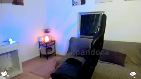 PiinkPandora online show from April 15, 8:20 pm