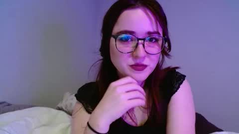 PilloGoddess online show from November 15, 12:18 pm