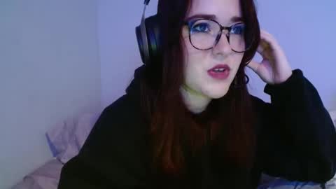 Snapshot of pillogoddess chatting on October 19, 8:41 am PilloGoddess online show from October 19, 8:41 am