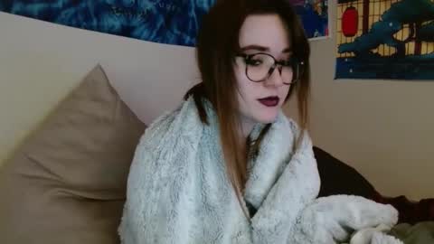 Snapshot of pillogoddess chatting on January 22, 1:42 am PilloGoddess online show from January 22, 1:42 am