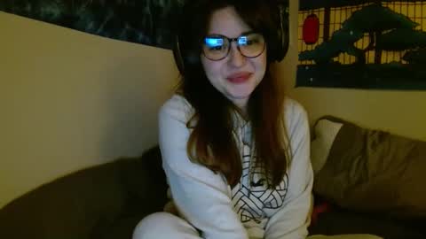 Snapshot of pillogoddess chatting on January 25, 6:55 am PilloGoddess online show from January 25, 6:55 am