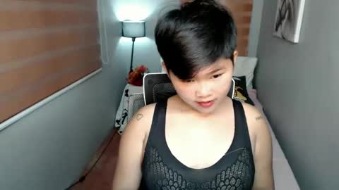 Snapshot of pinayprincesslyn chatting on January 9, 6:38 am Lyn the Lesbian online show from January 9, 6:38 am