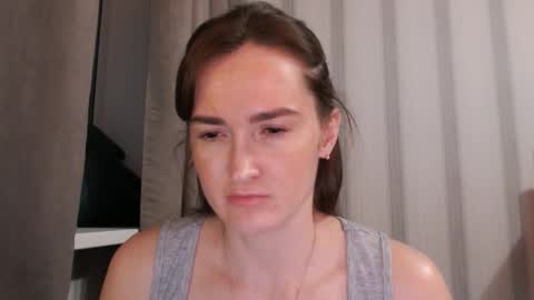 Snapshot of pineapple__mood chatting on September 11, 6:53 pm online show from September 11, 6:53 pm