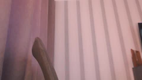 Snapshot of pineapple__mood chatting on September 17, 6:39 am online show from September 17, 6:39 am