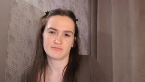 Snapshot of pineapple__mood chatting on February 4, 6:17 pm online show from February 4, 6:17 pm