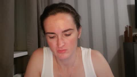 Snapshot of pineapple__mood chatting on October 7, 5:20 pm online show from October 7, 5:20 pm