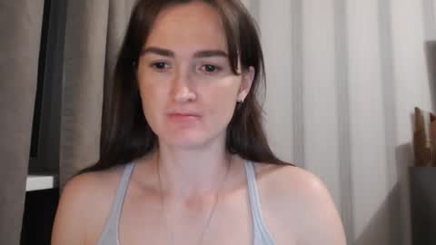 Snapshot of pineapple__mood chatting on September 21, 5:39 pm online show from September 21, 5:39 pm