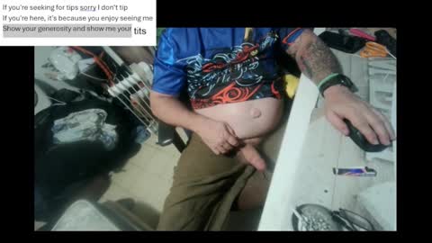 Snapshot of pini_z chatting on March 8, 8:14 pm pini_z online show from March 8, 8:14 pm