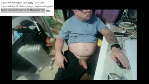 Snapshot of pini_z chatting on February 15, 8:33 pm pini_z online show from February 15, 8:33 pm