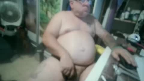 Snapshot of pini_z chatting on October 16, 6:51 pm pini_z online show from October 16, 6:51 pm