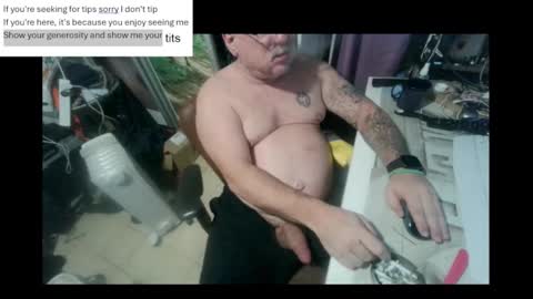 Snapshot of pini_z chatting on February 23, 8:55 pm pini_z online show from February 23, 8:55 pm