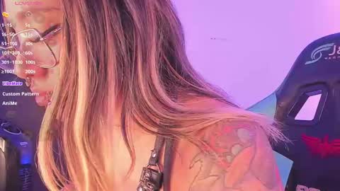 KELLY  online show from October 25, 2:45 am