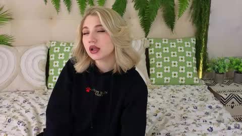 Adele online show from October 6, 7:37 am