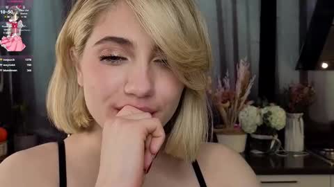 Adele online show from March 12, 3:07 pm