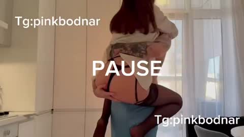 pinkbodnar_ online show from August 2, 12:01 am