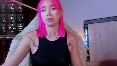 pinkflame_ online show from July 22, 3:58 pm