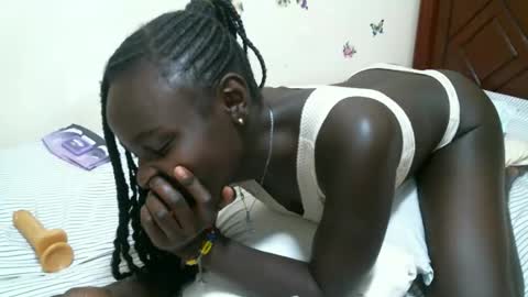 pinky online show from November 21, 9:35 pm