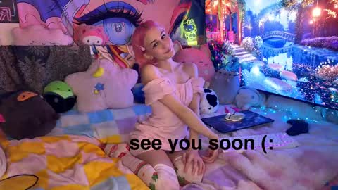 Gwenie online show from March 9, 6:39 am