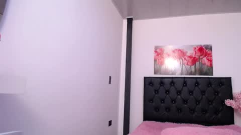 pinky_f00x online show from January 11, 8:48 pm