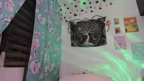 pinky_promiseex online show from August 4, 11:34 pm