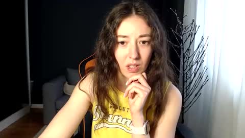 piscesgirl06 online show from February 4, 6:50 am