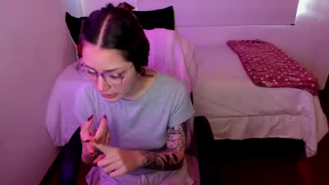 pixie online show from June 11, 11:41 am