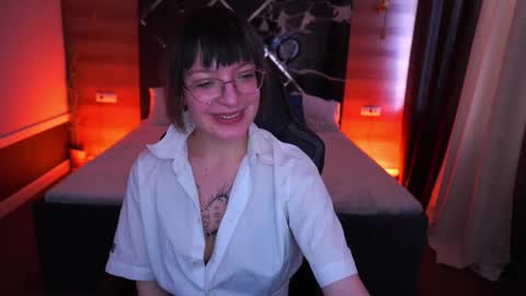 pixiepeachh online show from September 25, 12:56 pm