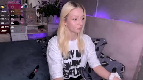 Snapshot of playboyicon chatting on October 9, 11:21 pm Sasha and Kaya pvt open online show from October 9, 11:21 pm