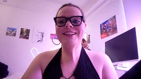Snapshot of playfullilmissy chatting on September 25, 7:10 pm playfullilmissy online show from September 25, 7:10 pm