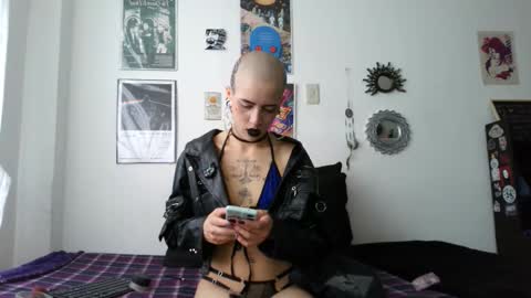    online show from September 20, 7:39 pm