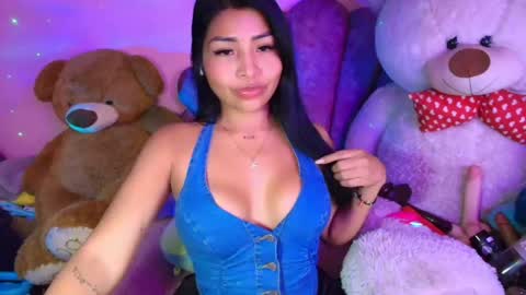 Nicole online show from June 8, 1:28 am