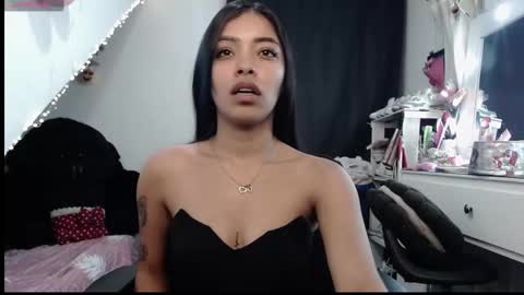 pocahot222 online show from October 3, 12:53 am