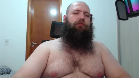 Snapshot of polar_bear91 chatting on February 15, 2:04 am Bear online show from February 15, 2:04 am