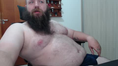 Snapshot of polar_bear91 chatting on February 17, 7:04 am Bear online show from February 17, 7:04 am