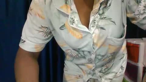 Snapshot of poojalady chatting on September 13, 6:10 pm poojalady online show from September 13, 6:10 pm